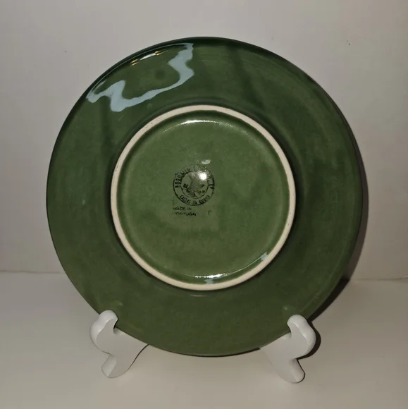 Vintage Bordello Pinheiro Green Leaf and Lattice Round, 8" Plate - Picture 3 of 5